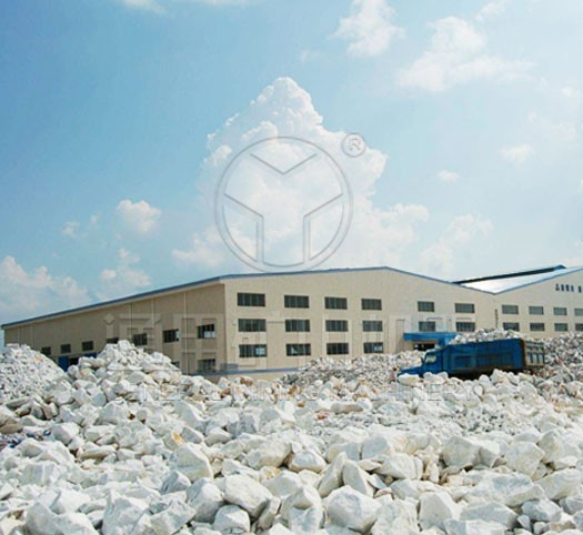 通用礦山機(jī)器重質(zhì)碳酸鈣應(yīng)該選用哪種磨粉機(jī)？