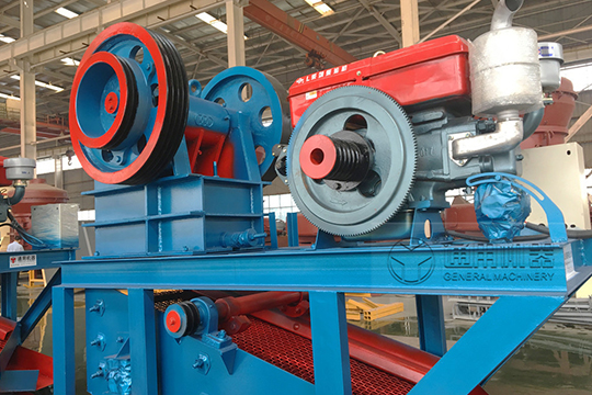 非洲烏干達客戶時產(chǎn)10噸玄武巖破碎生產(chǎn)線