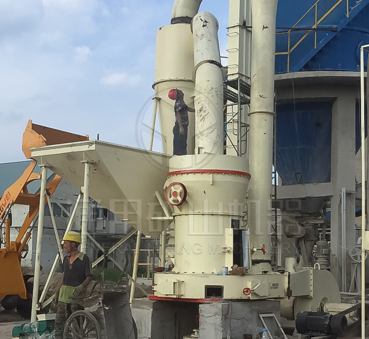 三門(mén)峽時(shí)產(chǎn)五噸200目青石磨粉生產(chǎn)線(xiàn)